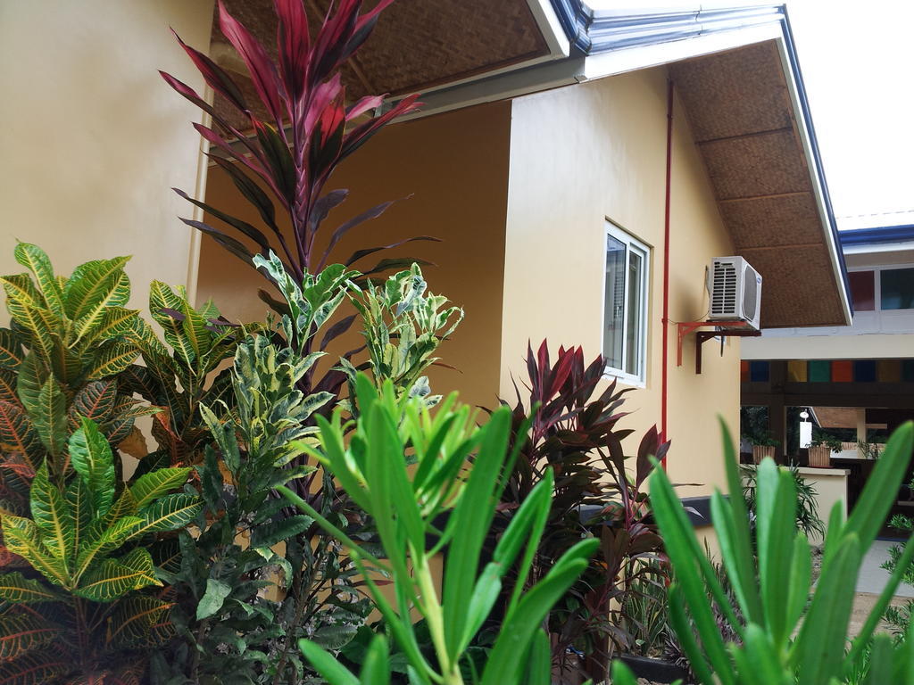 Blue Lagoon Inn & Suites Puerto Princesa Ngoại thất bức ảnh
