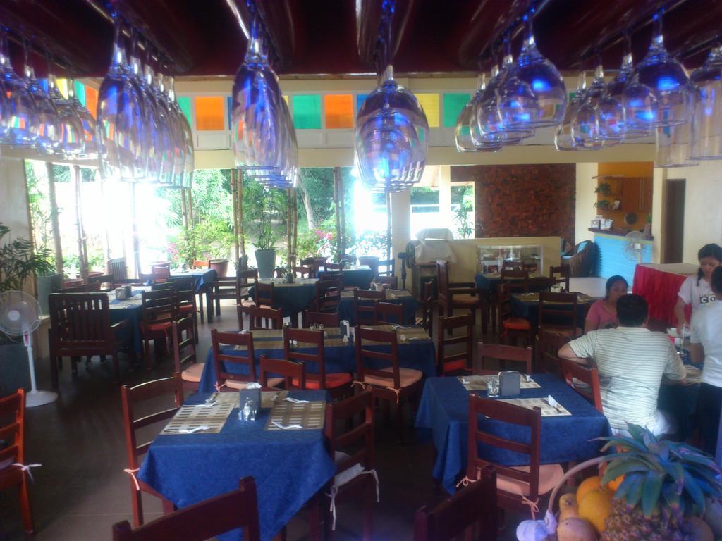 Blue Lagoon Inn & Suites Puerto Princesa Ngoại thất bức ảnh